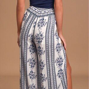 Lulu's White & Blue Floral Wide-Leg Pants